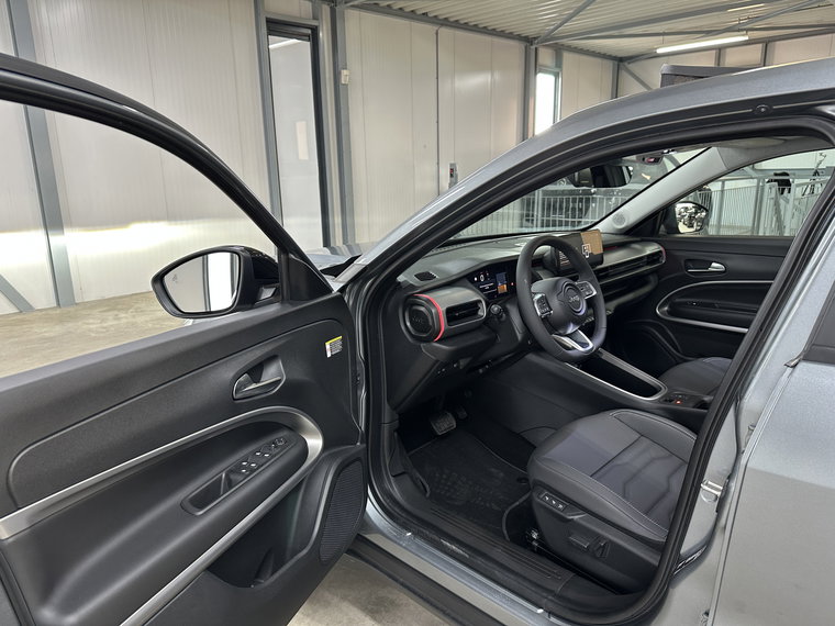 Vehicle Image 28