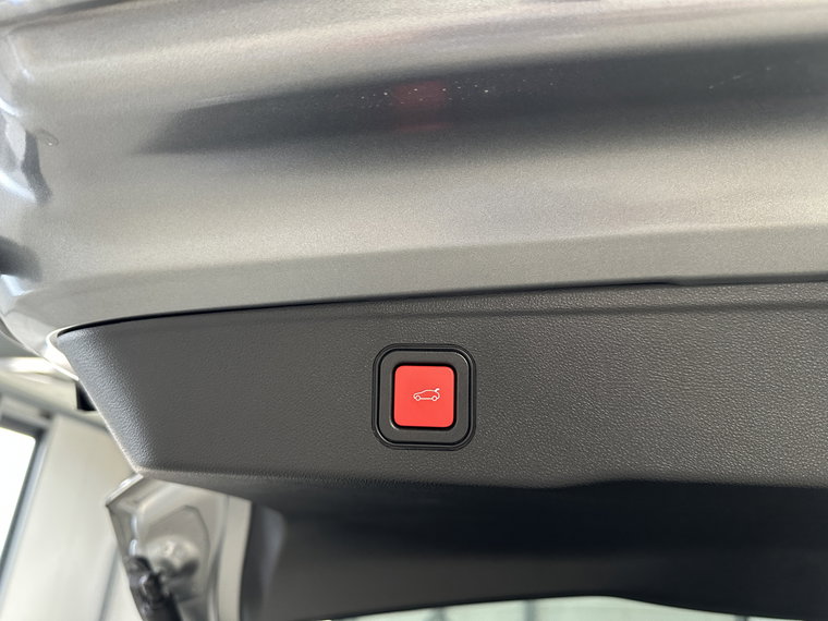 Vehicle Image 32