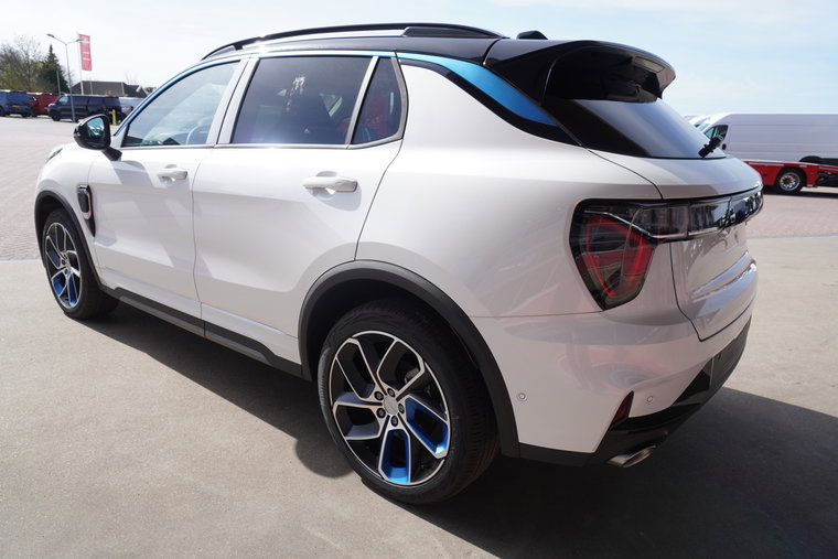 Vehicle Image 6