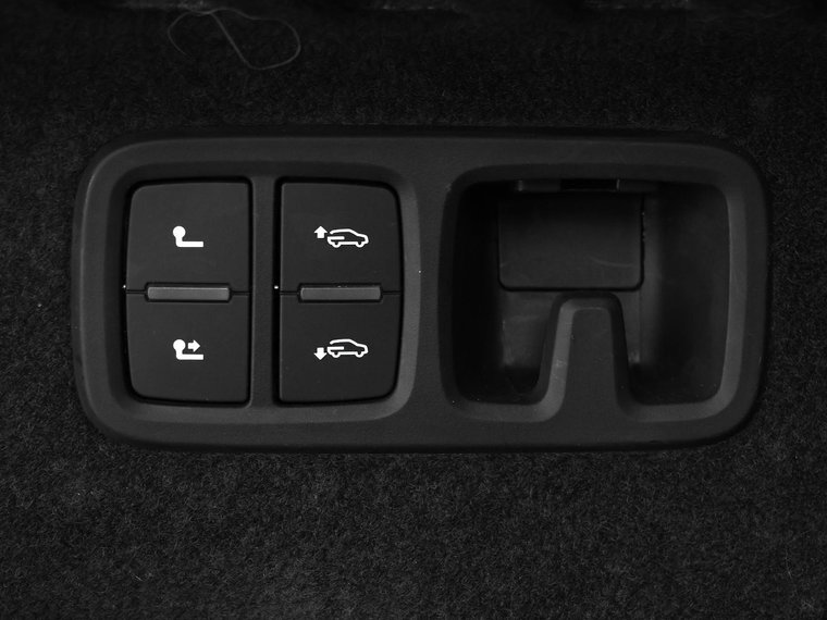 Vehicle Image 26