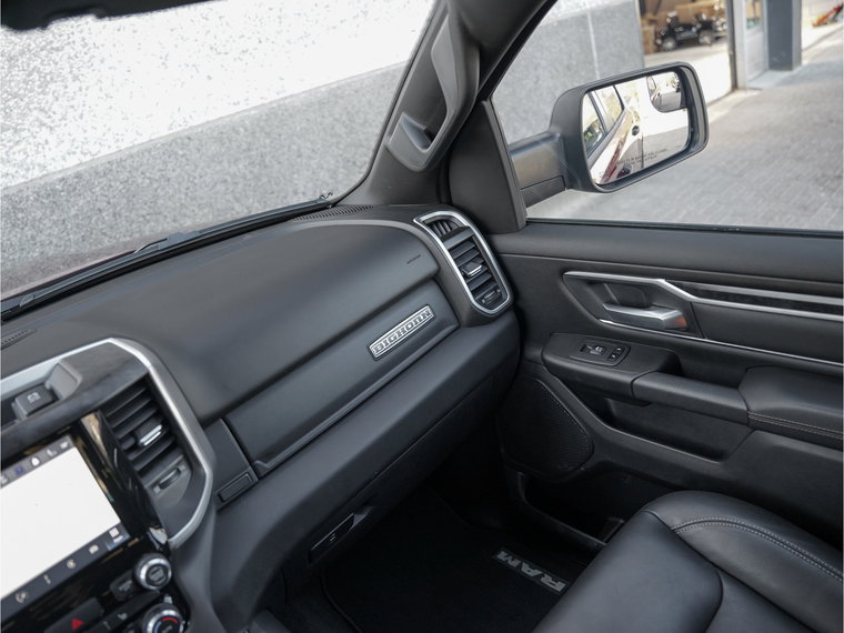 Vehicle Image 37