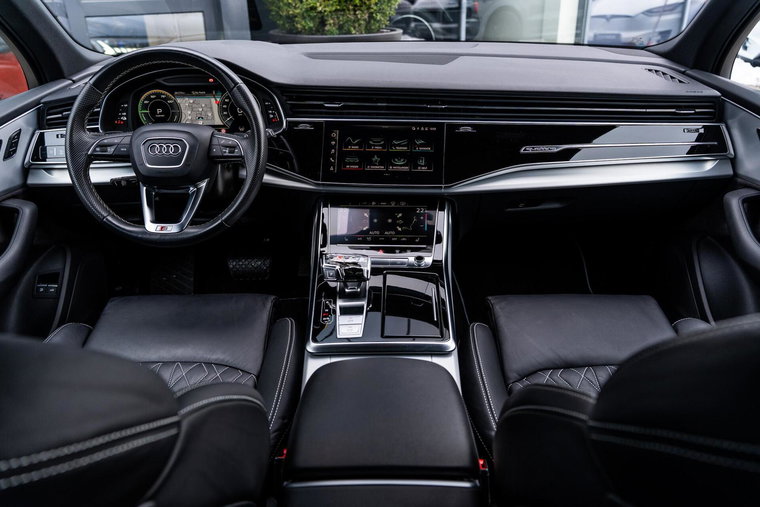 Vehicle Image 8