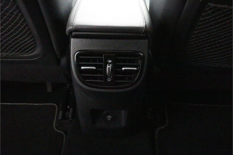 Vehicle Image 40