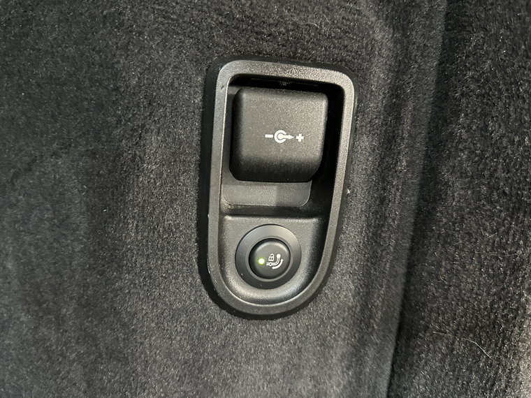 Vehicle Image 29