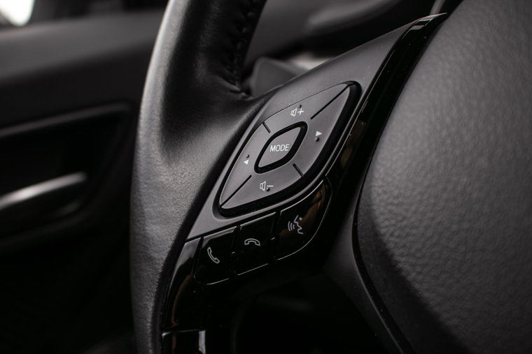 Vehicle Image 25