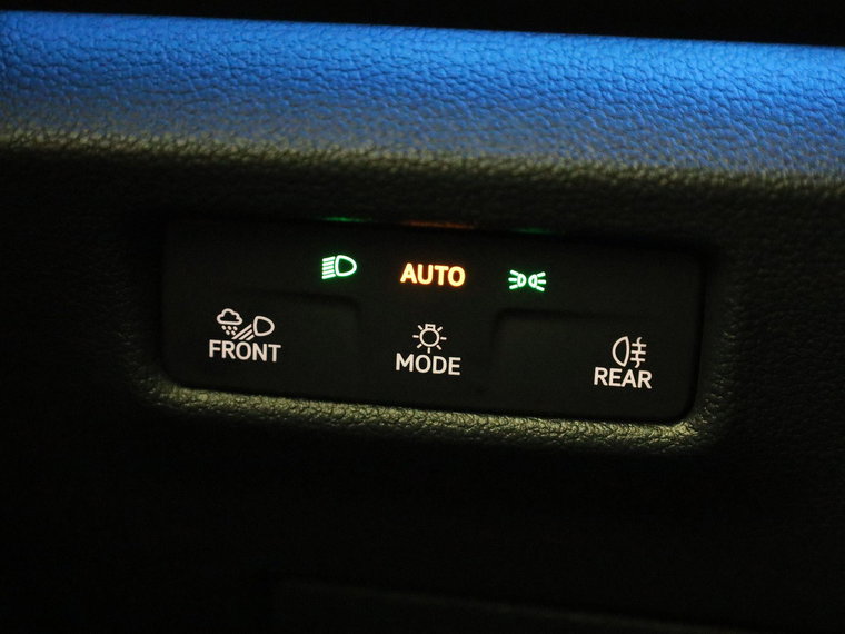 Vehicle Image 25