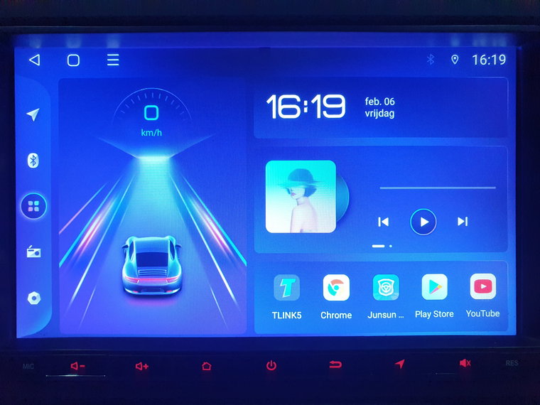 Vehicle Image 9