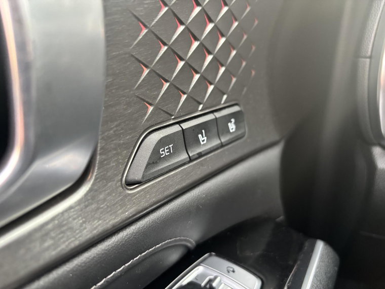 Vehicle Image 26
