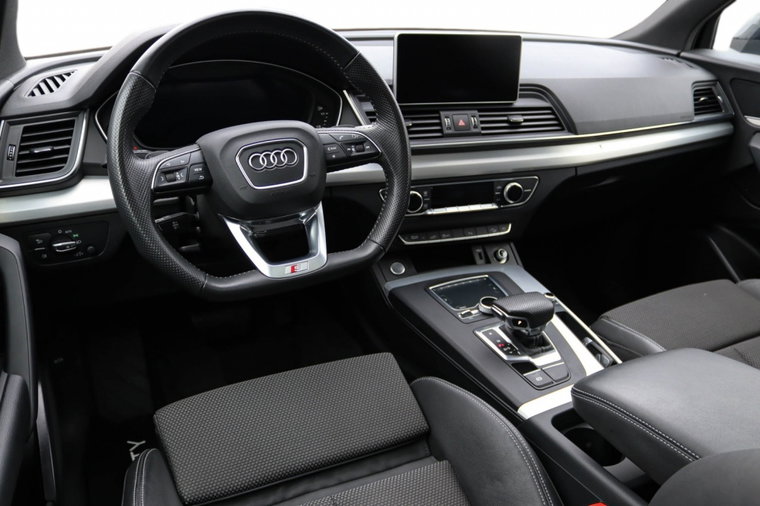 Vehicle Image 19