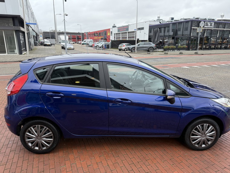 Vehicle Image 37