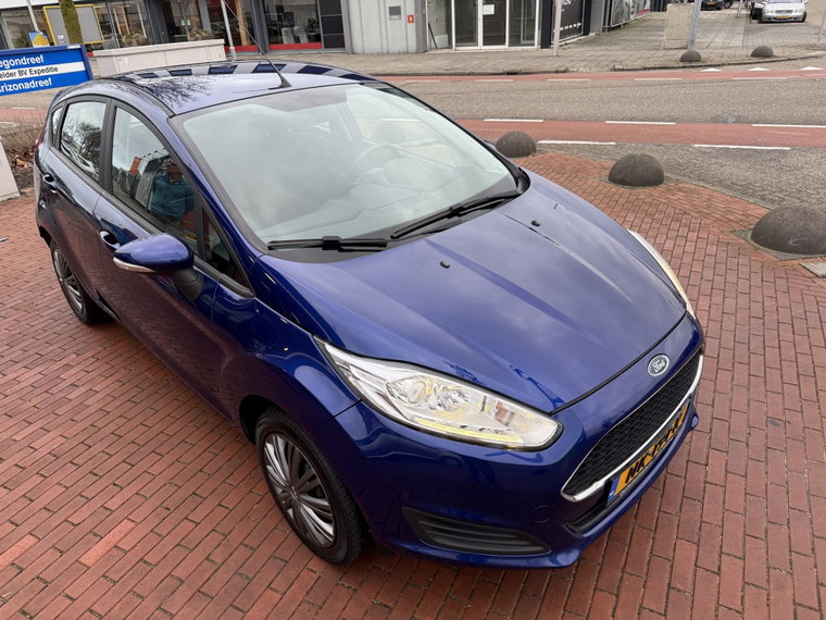 Vehicle Image 38