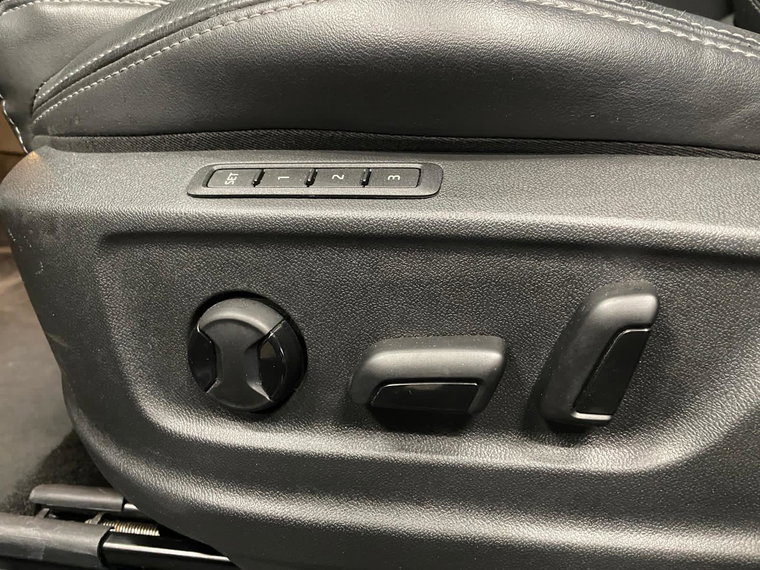 Vehicle Image 29