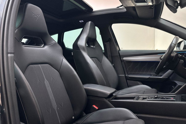 Vehicle Image 16