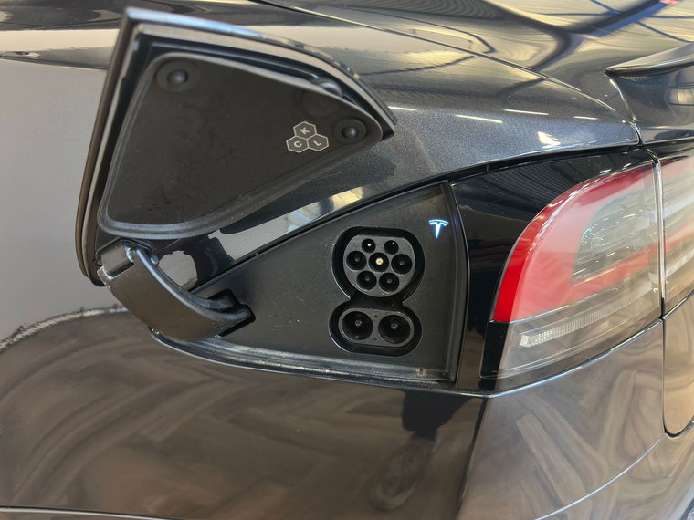 Vehicle Image 38