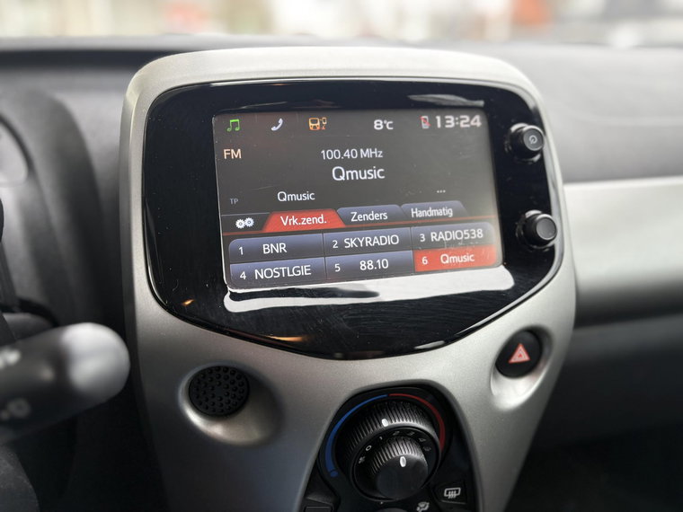 Vehicle Image 12