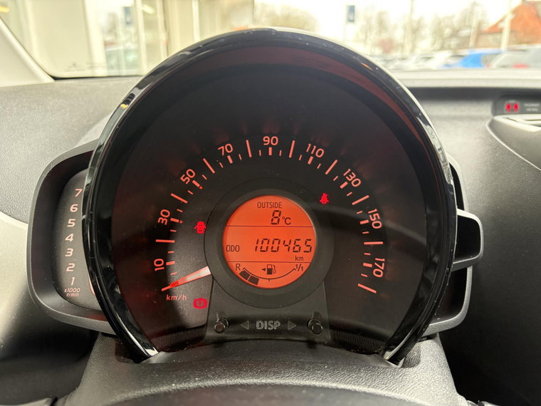 Vehicle Image 16