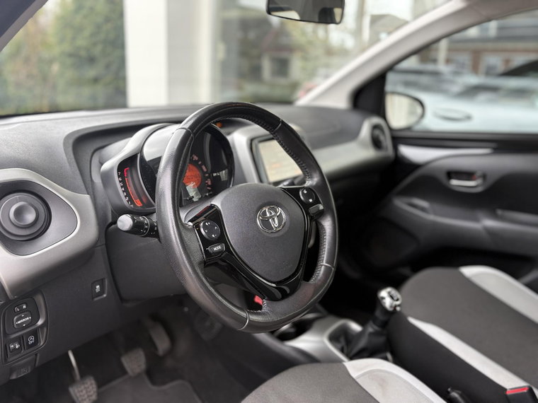 Vehicle Image 20