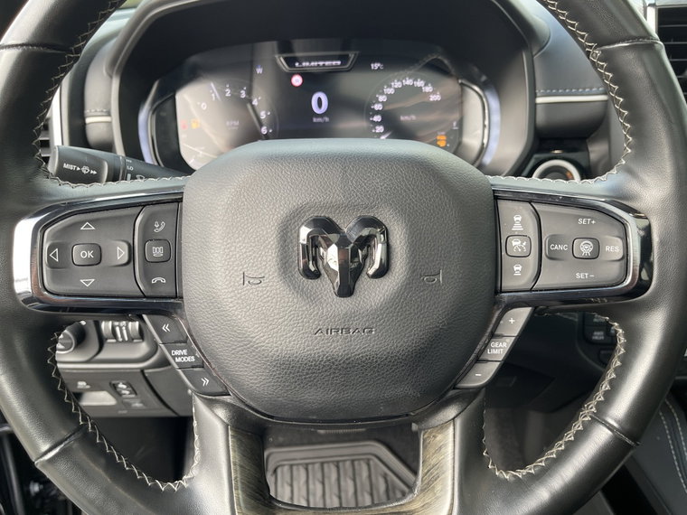 Vehicle Image 32