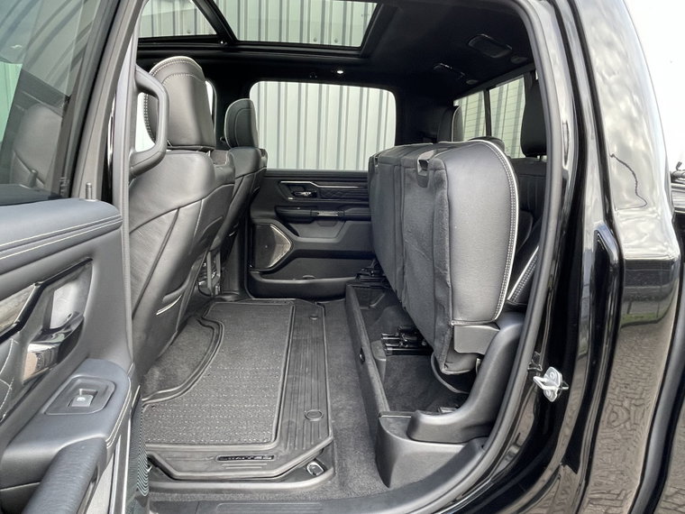 Vehicle Image 38