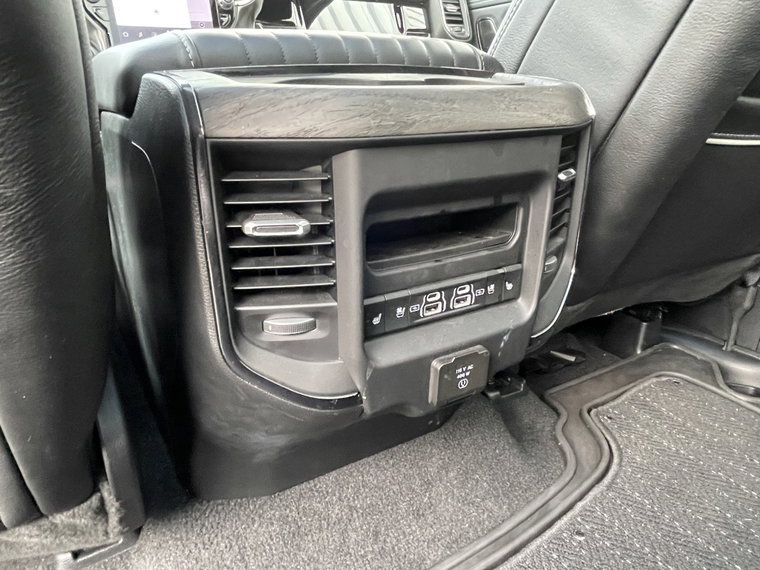 Vehicle Image 40