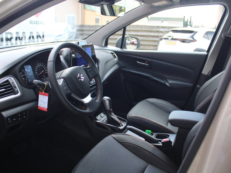 Vehicle Image 11
