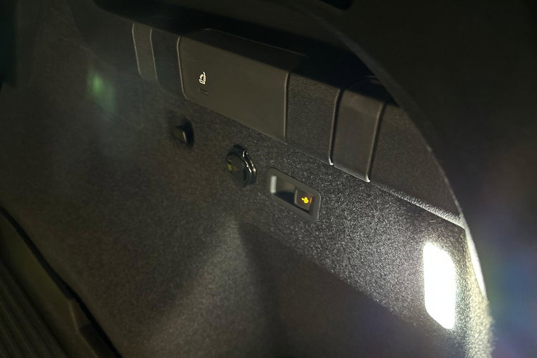 Vehicle Image 38