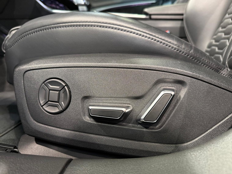 Vehicle Image 40