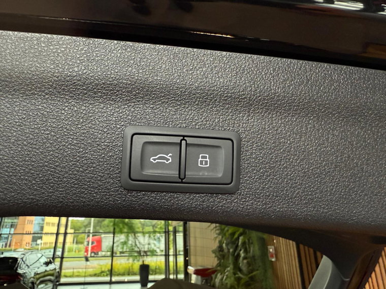 Vehicle Image 53