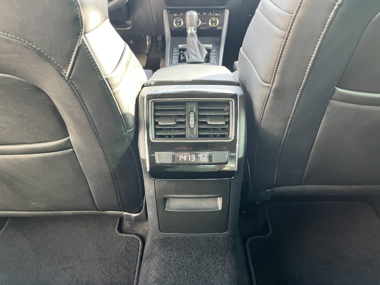 Vehicle Image 27