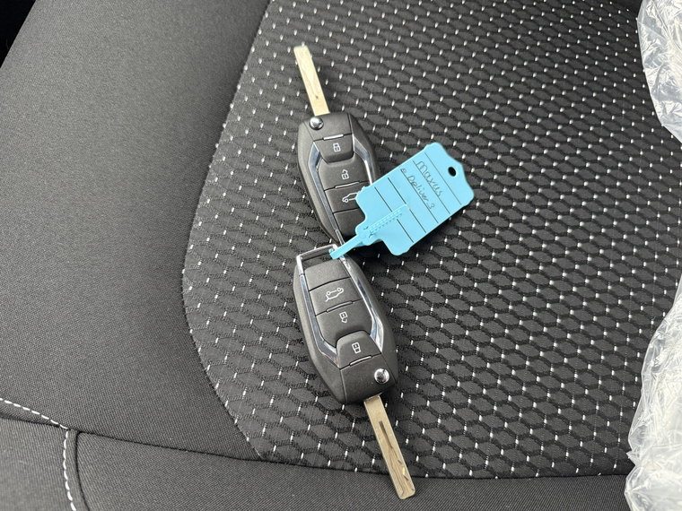 Vehicle Image 33