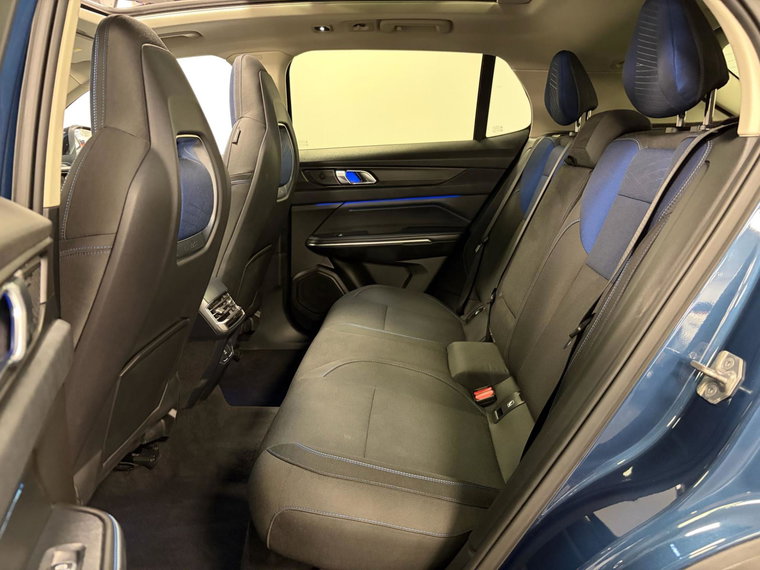 Vehicle Image 36