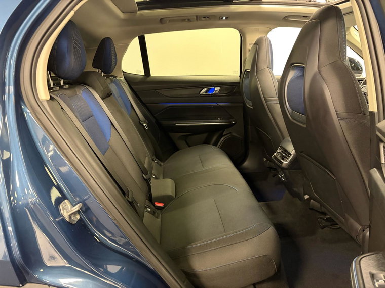 Vehicle Image 37
