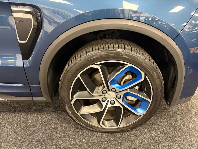 Vehicle Image 11