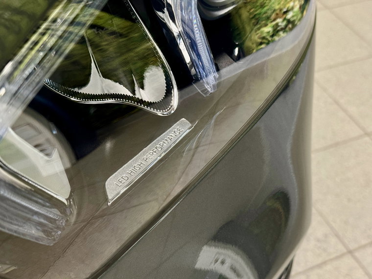 Vehicle Image 35