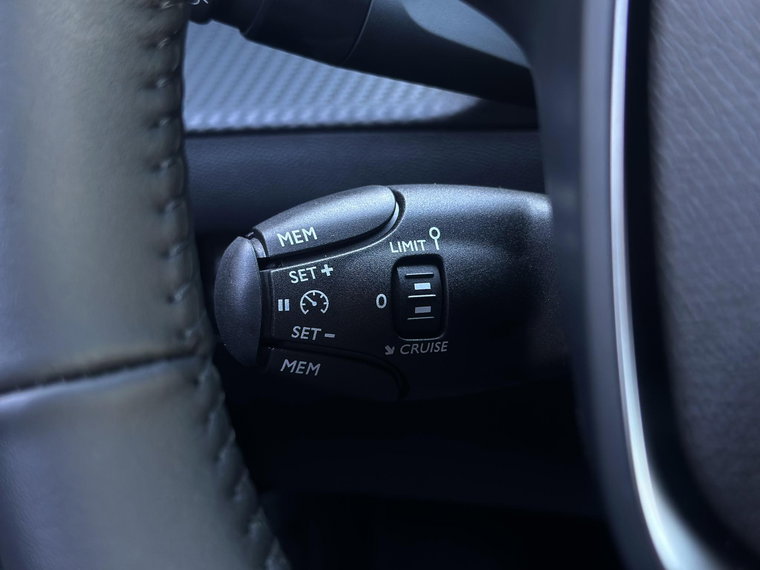 Vehicle Image 34