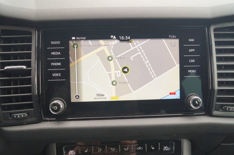 Vehicle Image 16