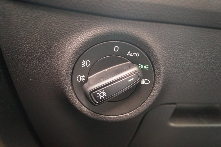 Vehicle Image 28