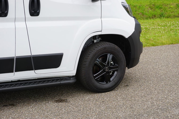 Vehicle Image 35
