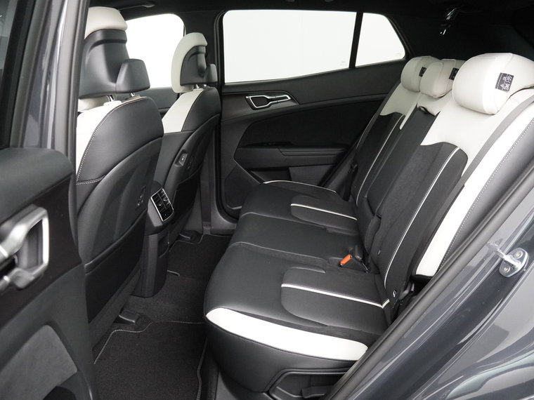 Vehicle Image 35
