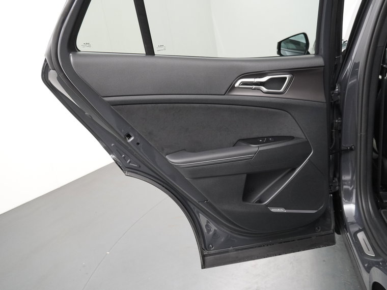 Vehicle Image 37