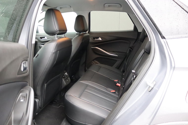 Vehicle Image 13