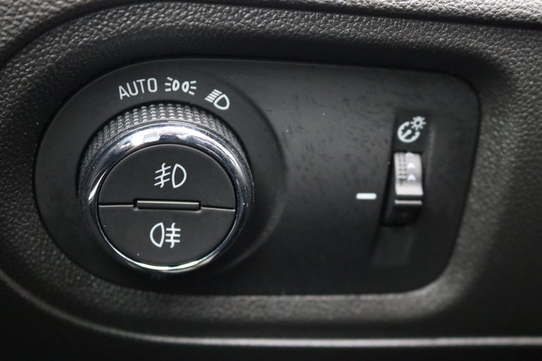 Vehicle Image 28