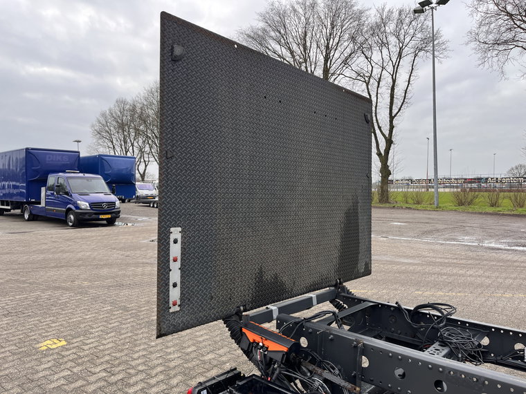 Vehicle Image 39