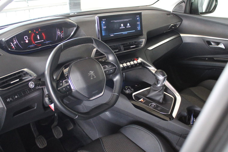 Vehicle Image 32