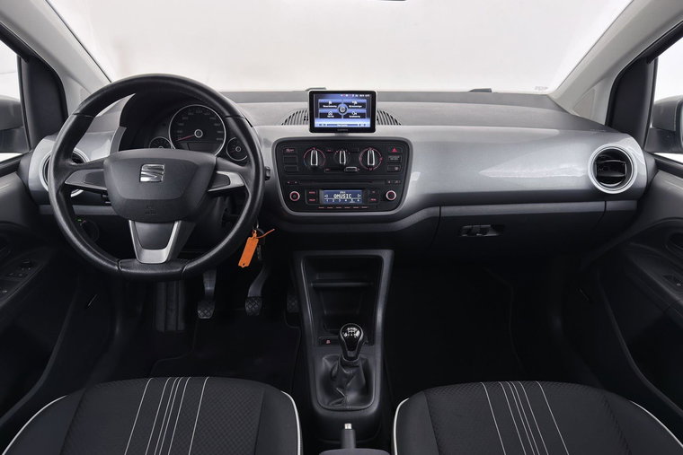 Vehicle Image 16