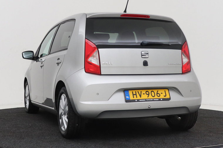 Vehicle Image 9