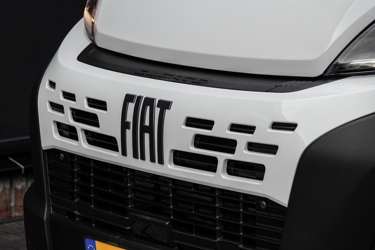 Vehicle Image 42
