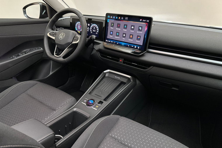 Vehicle Image 14