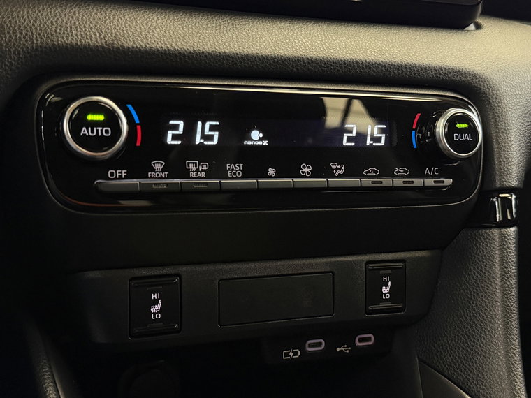 Vehicle Image 32