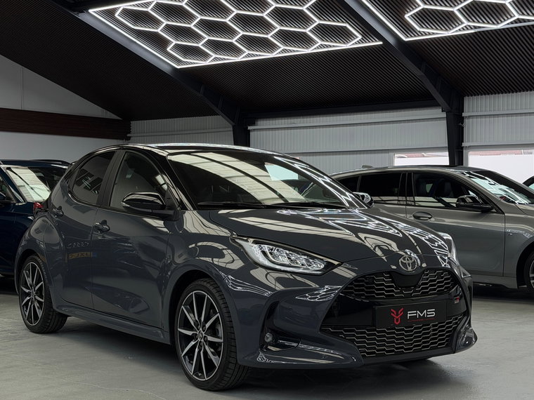 Vehicle Image 10